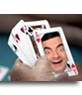 Einfügen eines Bildes von einem Ass von Herzen, dass in einem Pokerspiel gebaut wird. Die Hand ist von einer Hand gehalten und mehr sehen einen Teppich aus Grün und Blau im Hintergrund verschwimmen. Es gibt ein weiteres Ass auf dem Tisch.