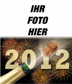 Begrüßung des neuen Jahres 2012 mit Feuerwerk und Champagner-Flasche
