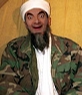 Osama Bin Laden mit militärischen Jacke 