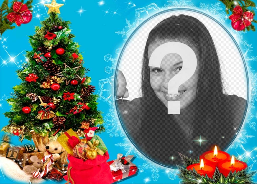 Ihr Foto in einem kreisförmigen Rahmen, neben einem Weihnachtsbaum voller Geschenke, und hinter drei Kerzen gezogen. Blauer Hintergrund mit..