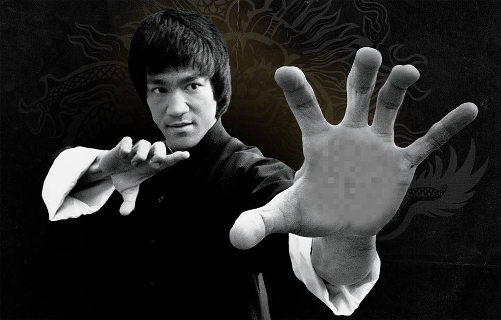 Ihr Foto in der Hand von Bruce Lee einen Karate machen Pose diesen Spaß ..